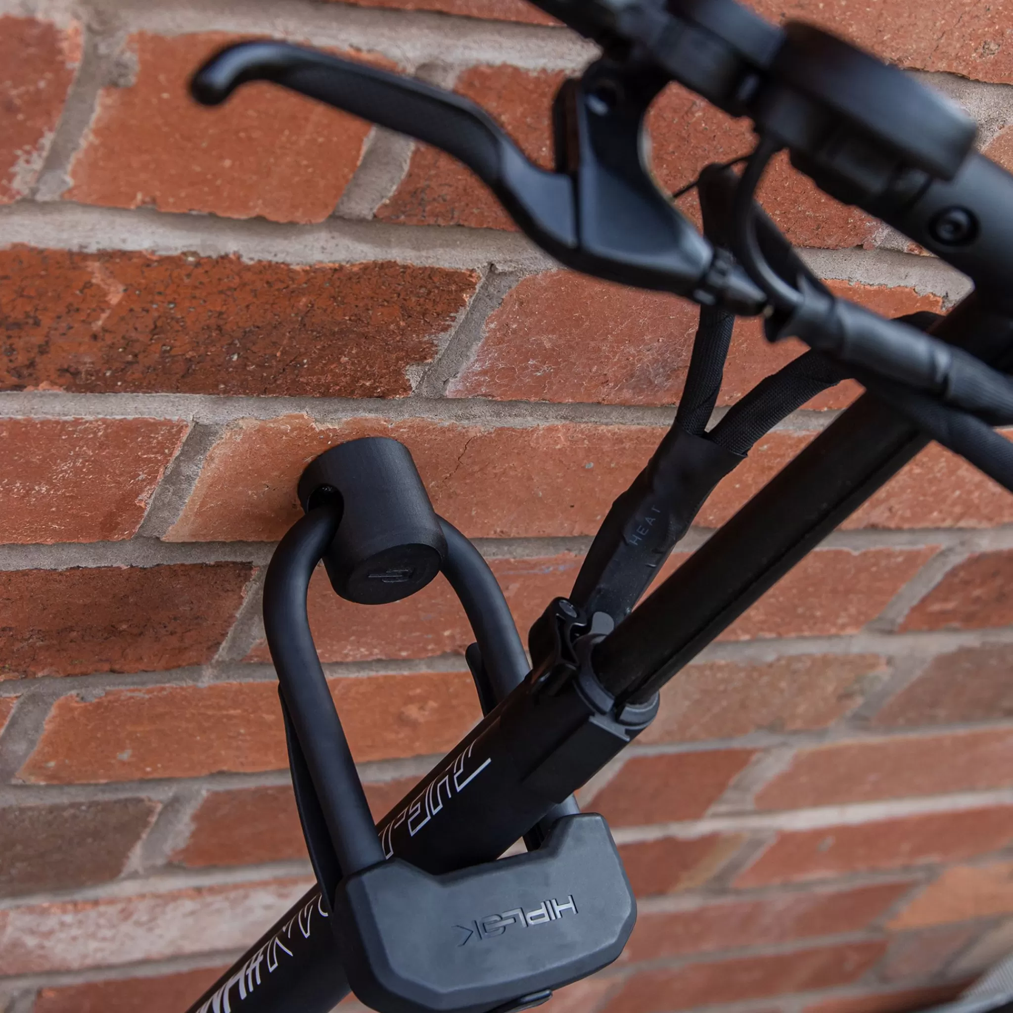 Hiplok Micro Ground And Wall Anchor For Bikes And Scooters, Forankringspunkt For Lasing Av Sykler